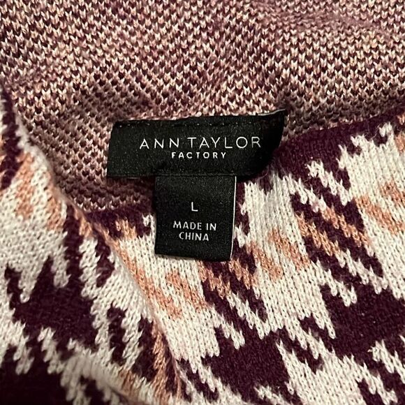 Ann Taylor Factory Women's Mauve Beige Houndstooth Mock Neck Knit Sweater - Picture 6 of 7